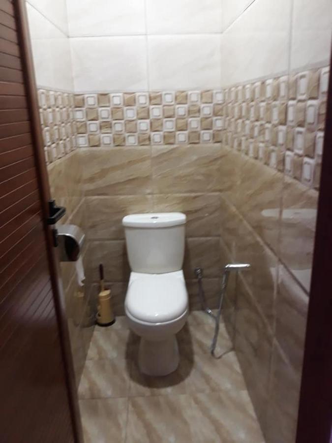 Rs Villas - Three Bedrooms Share Apartment With Private Room And Free Wifi And 100Mts To The Beach And Ac And 100Mts To Bus Stop And Pool Flic-en-Flacq エクステリア 写真