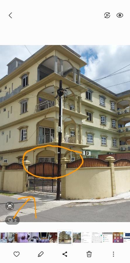 Rs Villas - Three Bedrooms Share Apartment With Private Room And Free Wifi And 100Mts To The Beach And Ac And 100Mts To Bus Stop And Pool Flic-en-Flacq エクステリア 写真